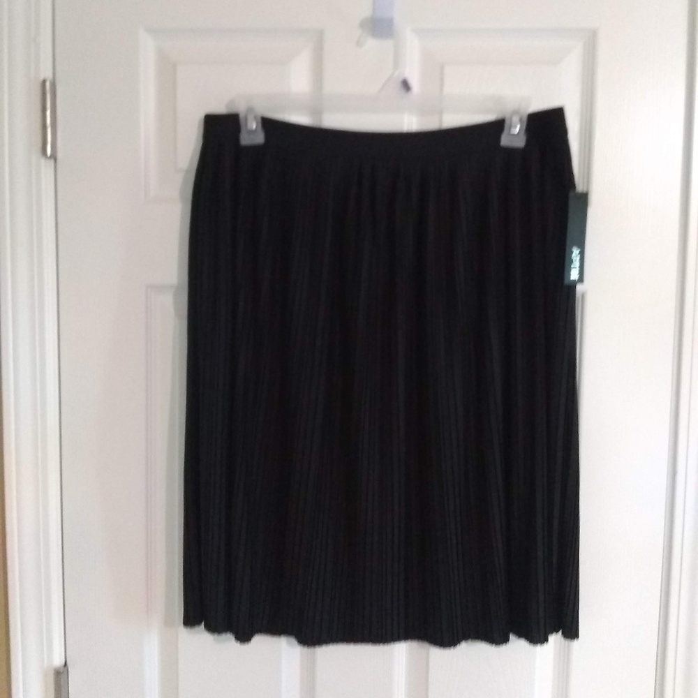 Apt 9 Black Pleated Skirt NWT